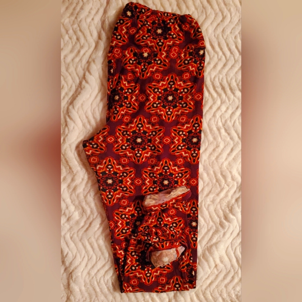 LulaRoe Tall and Curvy Leggings